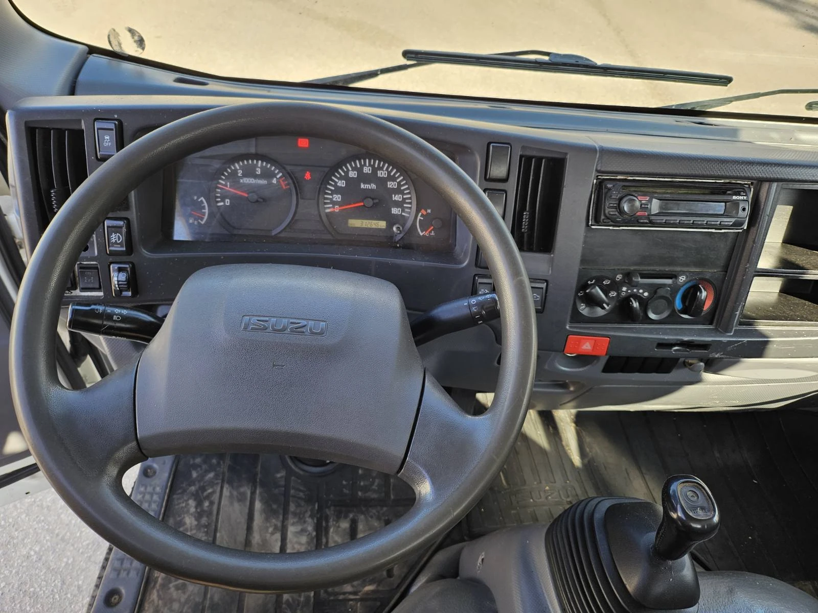 Isuzu Urban M21, снимка 14 - Бусове и автобуси - 53873398