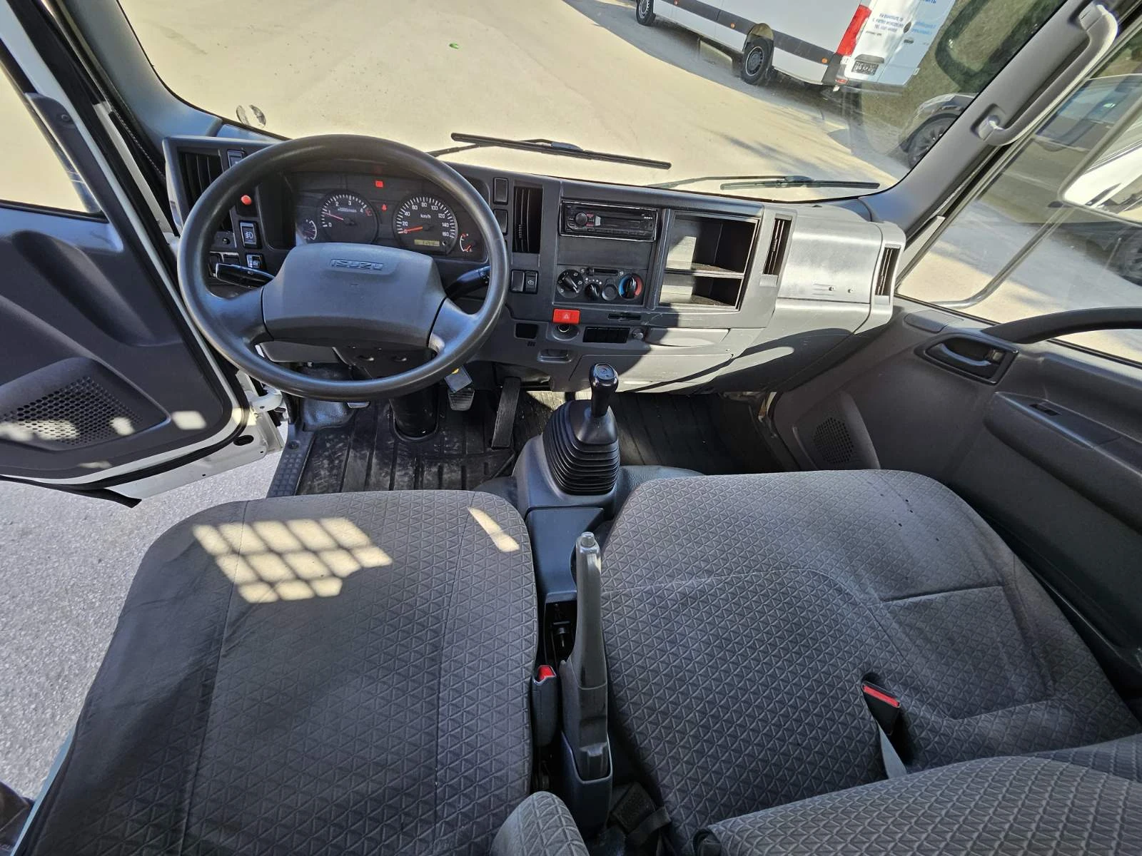 Isuzu Urban M21, снимка 13 - Бусове и автобуси - 53873398