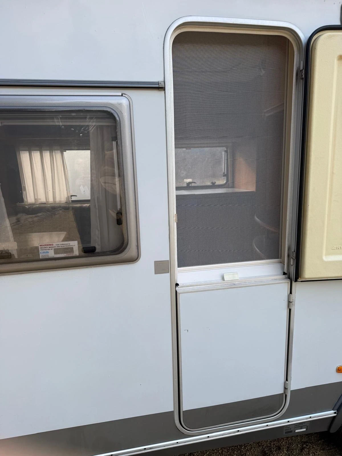 Каравана HYMER / ERIBA Nova, снимка 2 - Каравани и кемпери - 54151788