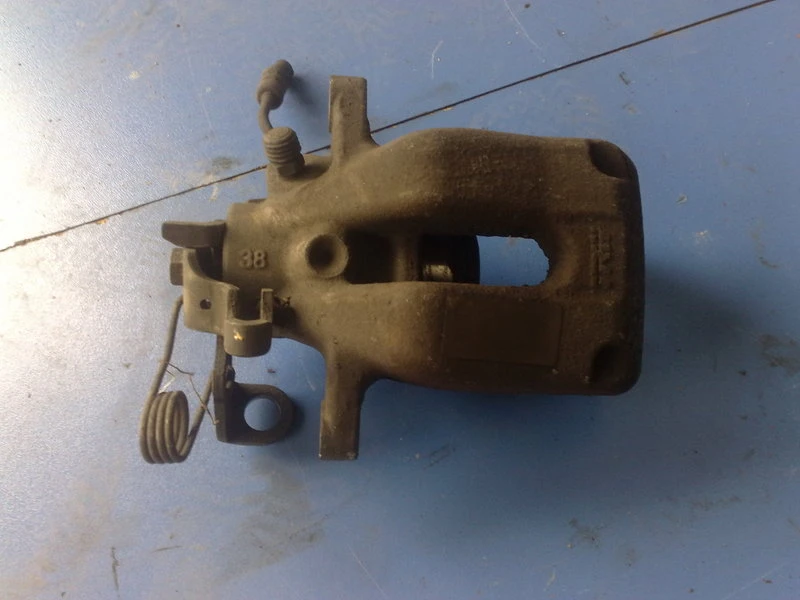 спирачен апарат заден десен за Пежо 407 2.0хди седан 