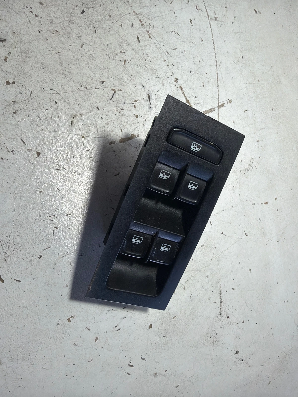 копче ел. стъкла 5E0959855A 5E0867186 Skoda Octavia