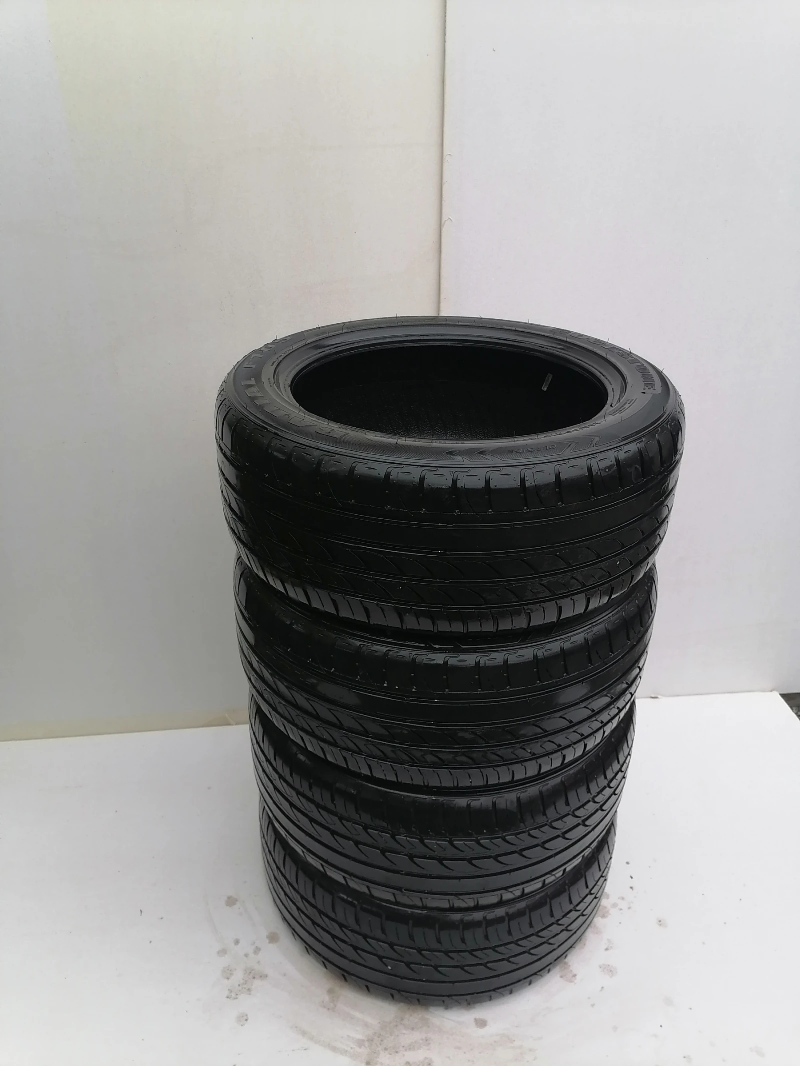 Гуми Летни 235/50R18