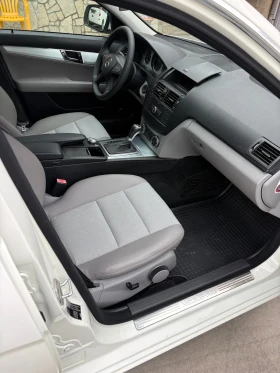 Mercedes-Benz C 320, снимка 5