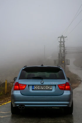 BMW 330 Facelift, снимка 2