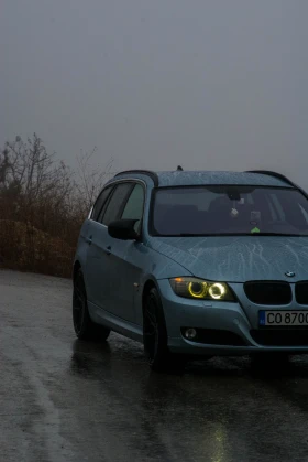 BMW 330 Facelift, снимка 1