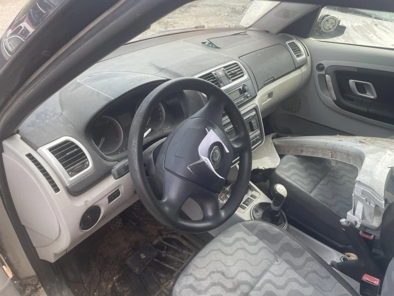 Skoda Roomster 1.9 TDI, снимка 3 - Автомобили и джипове - 43182060