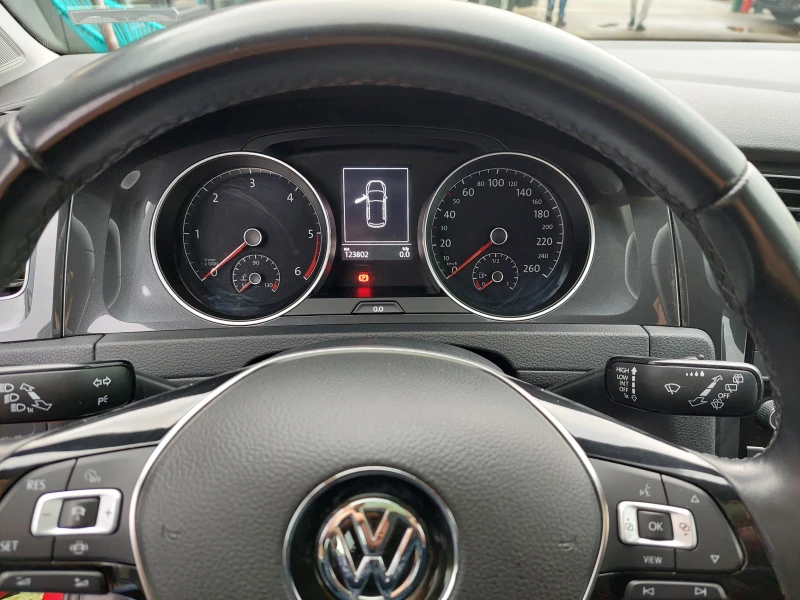 VW Golf COMFORTLINE/1.6 TDI/116 k.c./5MT/N1, снимка 12 - Автомобили и джипове - 48310634