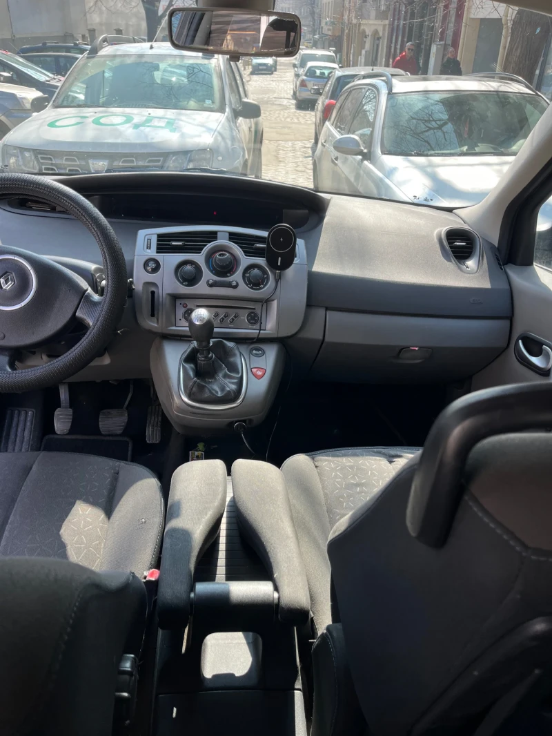 Renault Scenic, снимка 10 - Автомобили и джипове - 49402210