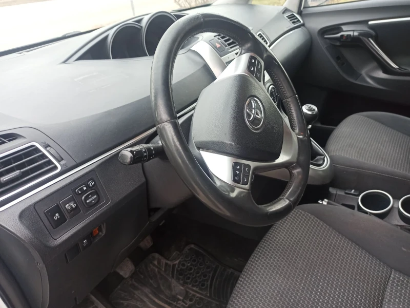 Toyota Verso 1.6D, снимка 9 - Автомобили и джипове - 49494840