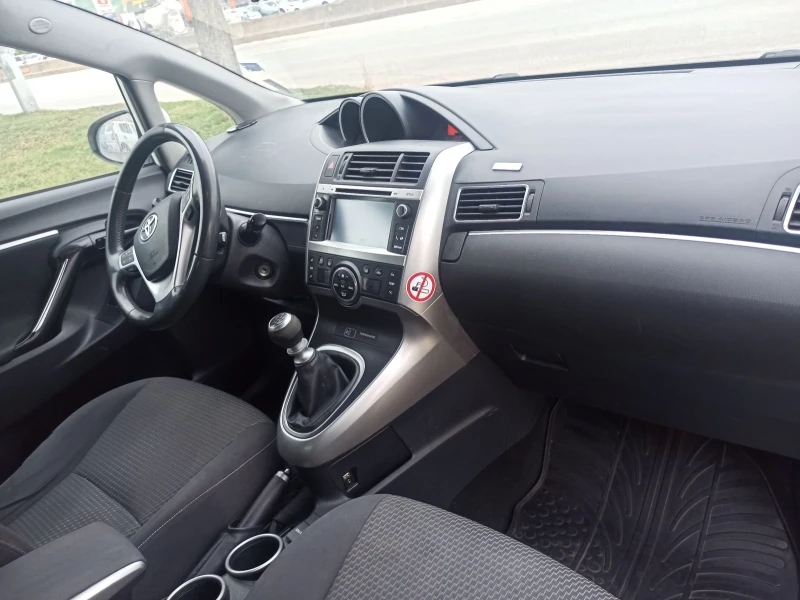 Toyota Verso 1.6D, снимка 12 - Автомобили и джипове - 49494840