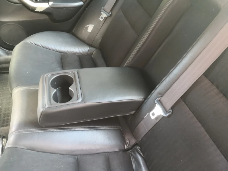 Honda Accord 2.0 i-VTEC, снимка 16 - Автомобили и джипове - 50852257