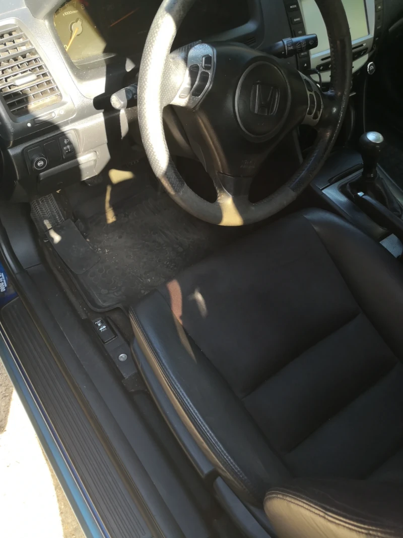Honda Accord 2.0 i-VTEC, снимка 9 - Автомобили и джипове - 50852257