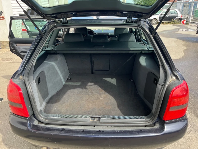 Audi A4 2500 TDI, снимка 11 - Автомобили и джипове - 52427419