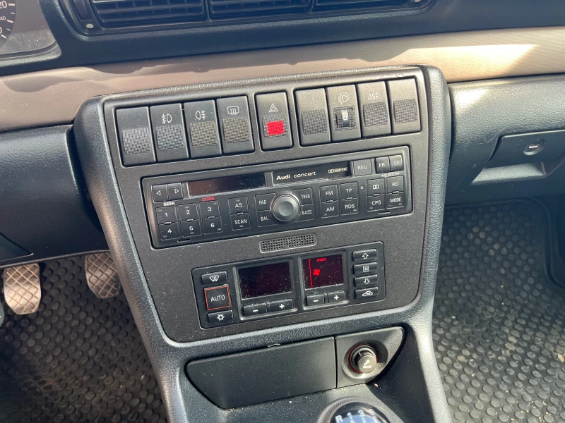 Audi A4 2500 TDI, снимка 10 - Автомобили и джипове - 52427419