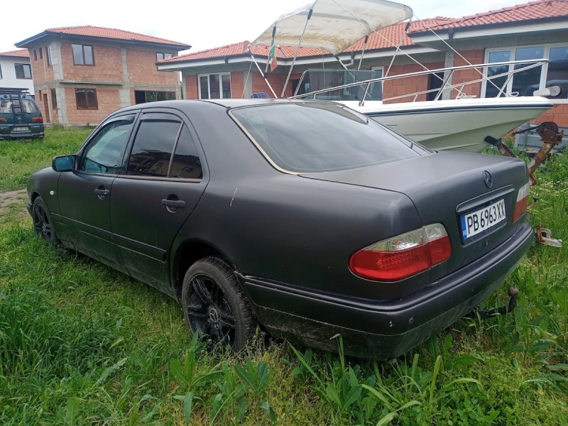 Mercedes-Benz 200 E200, снимка 3 - Автомобили и джипове - 52511530