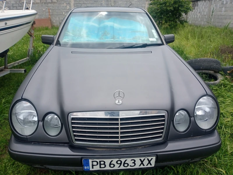 Mercedes-Benz 200 E200