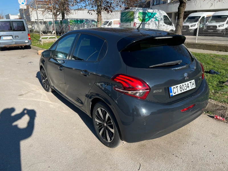 Peugeot 208 Стил, снимка 8 - Автомобили и джипове - 52776011