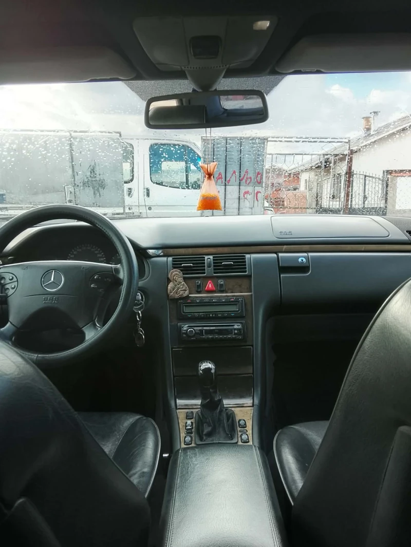 Mercedes-Benz E 270 Dizel , снимка 6 - Автомобили и джипове - 53400402