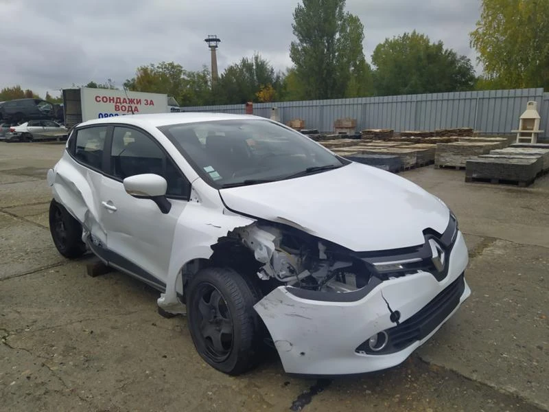 Renault Clio 1.5 дизел, снимка 11 - Автомобили и джипове - 35327324