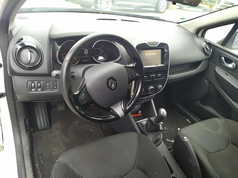 Renault Clio 1.5 дизел, снимка 6 - Автомобили и джипове - 35327324