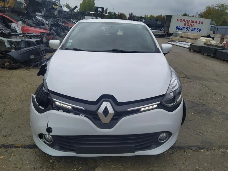 Renault Clio 1.5 дизел, снимка 9 - Автомобили и джипове - 35327324