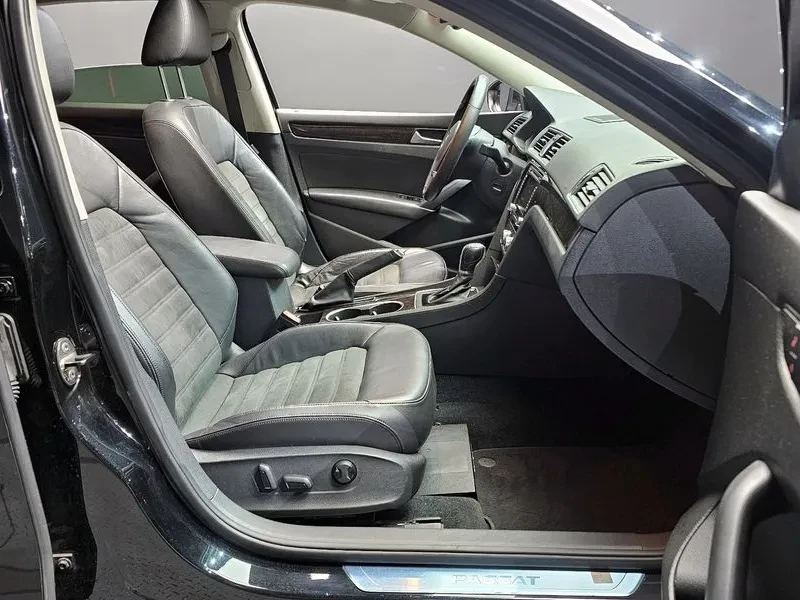 VW Passat 2.0 TDI, снимка 11 - Автомобили и джипове - 53413270