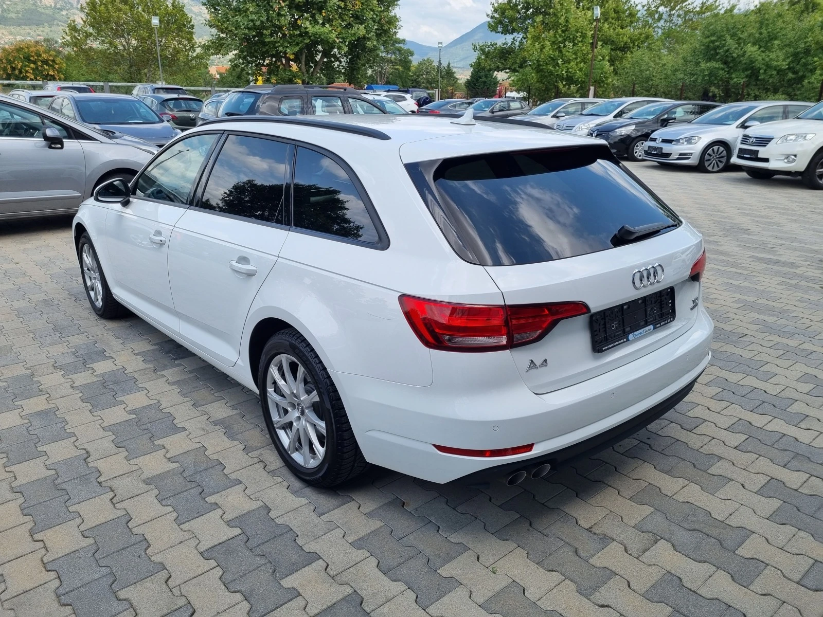 Audi A4 2.0TDi-190ps DSG* 4x4 * ОБСЛУЖЕН, СЕРВИЗНА ИСТОРИЯ - изображение 4