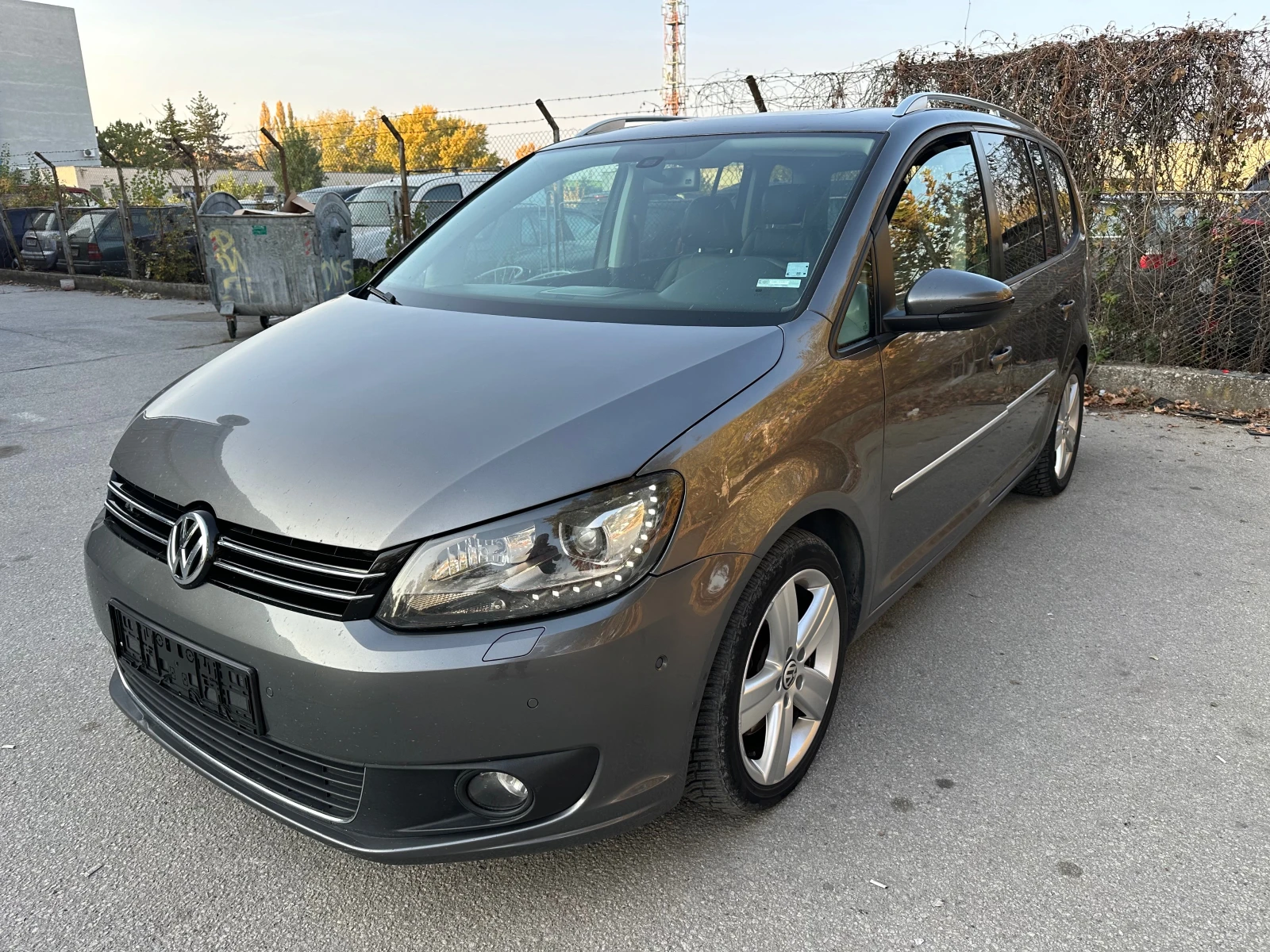 VW Touran 2.0TDI R-line service history - изображение 3