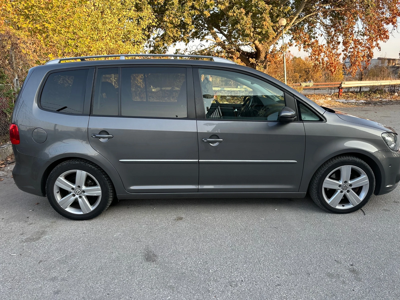 VW Touran 2.0TDI R-line service history - изображение 4