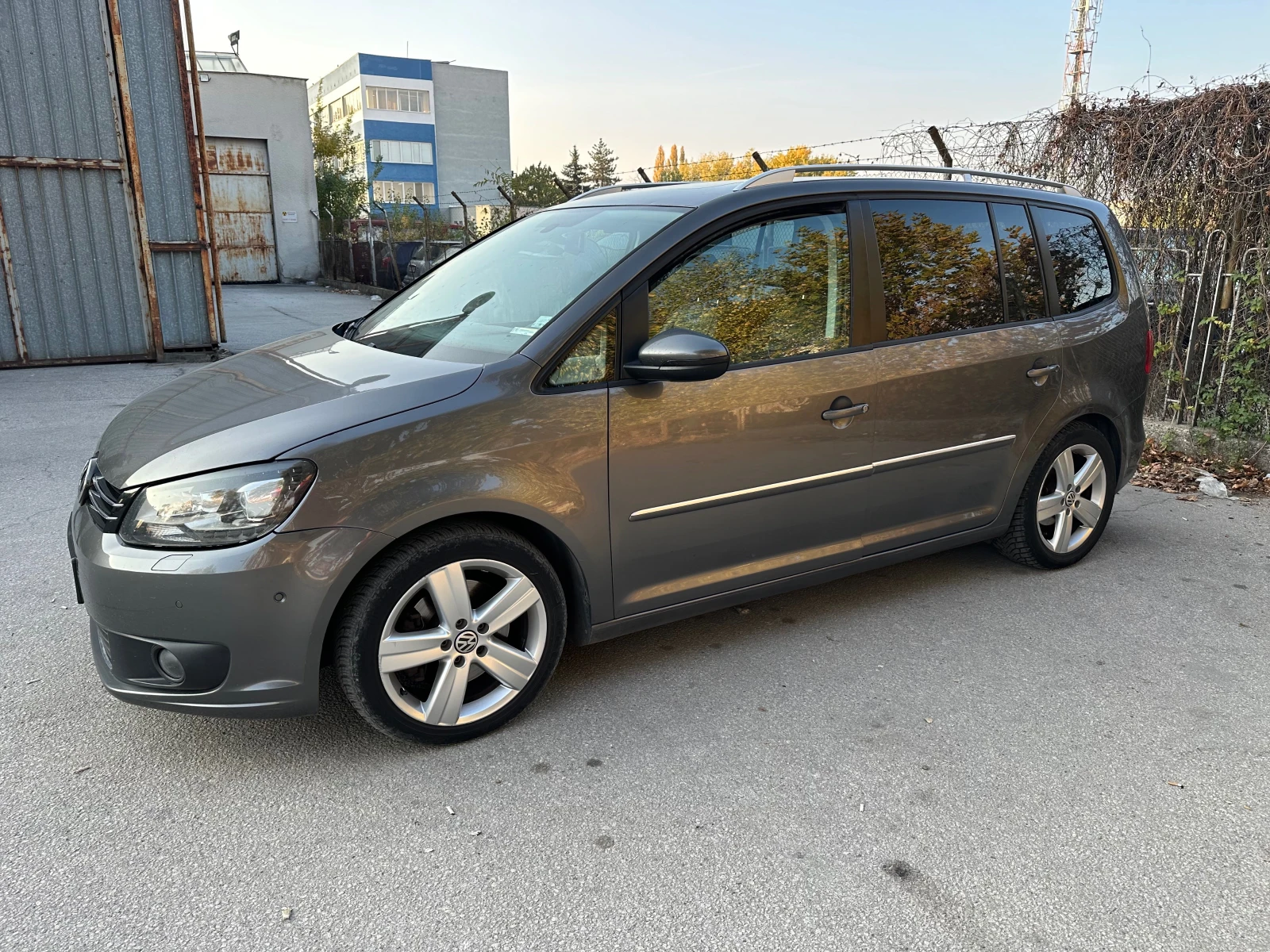 VW Touran 2.0TDI R-line service history - изображение 8