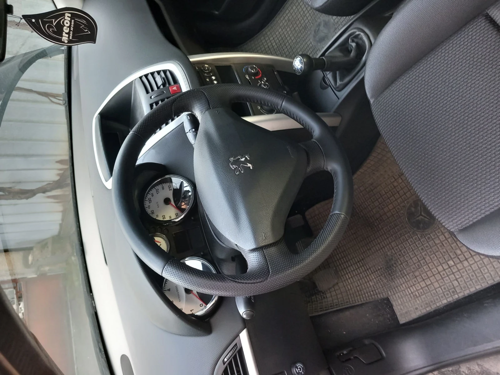 Peugeot 207 1.4 95кс Газ-бензин  | Mobile.bg — изображение 4