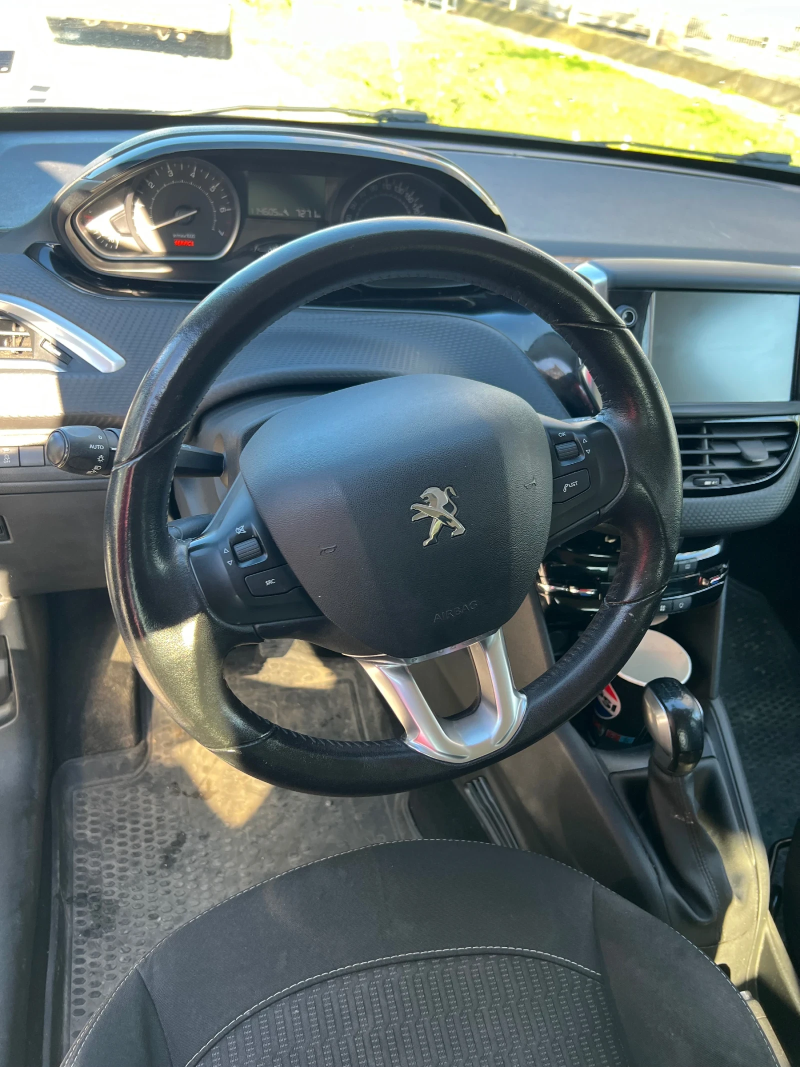 Peugeot 208 Стил - изображение 6