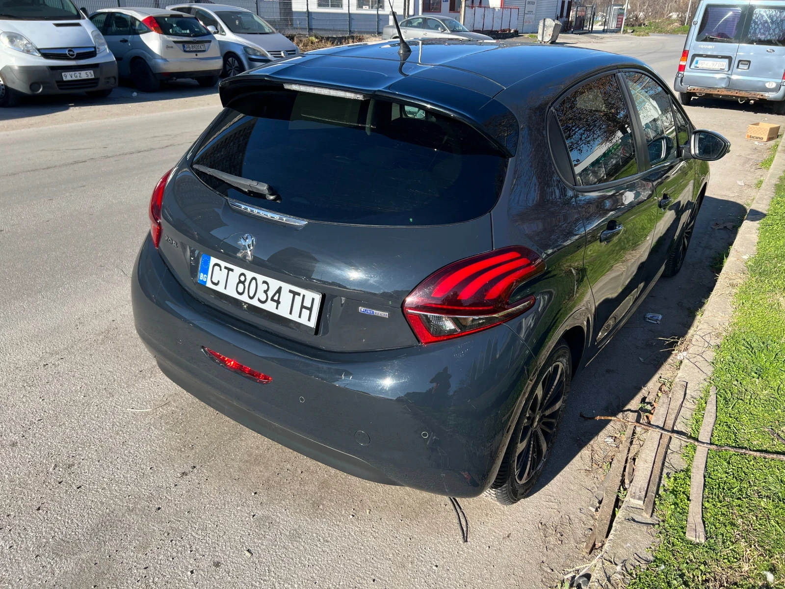 Peugeot 208 Стил - изображение 9