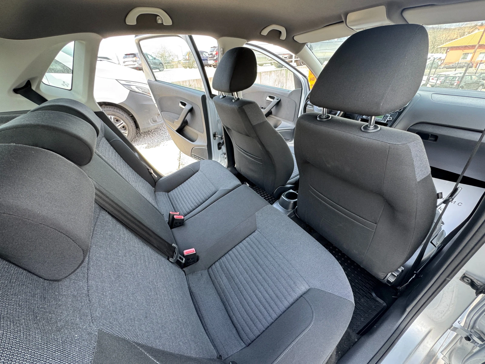 VW Polo 1.2TDI НОВ ВНОС, снимка 11 - Автомобили и джипове - 53683985