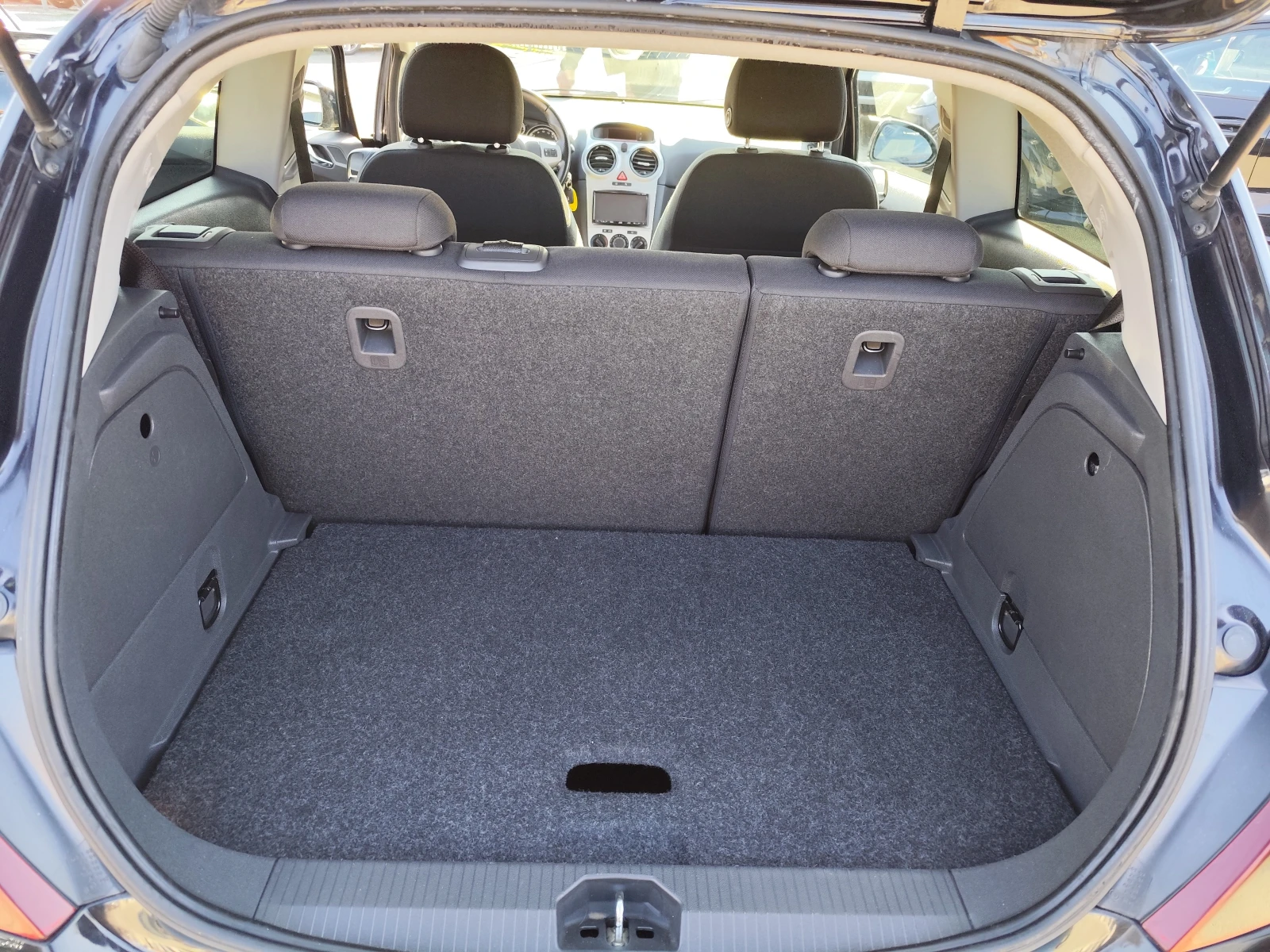 Opel Corsa 1.4i* KLIMA* MMi* , снимка 13 - Автомобили и джипове - 53736698