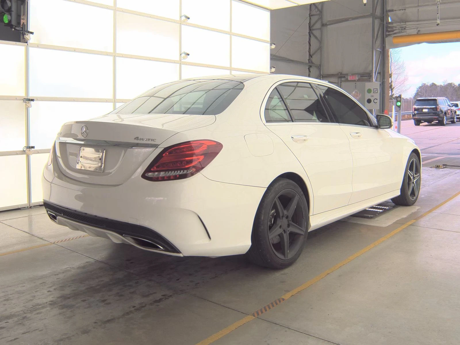 Mercedes-Benz C 400 AMG* PACK* 4MATIC* BURMESTER* МЪРТВА* ТОЧКА* КАМЕР, снимка 2 - Автомобили и джипове - 53798136