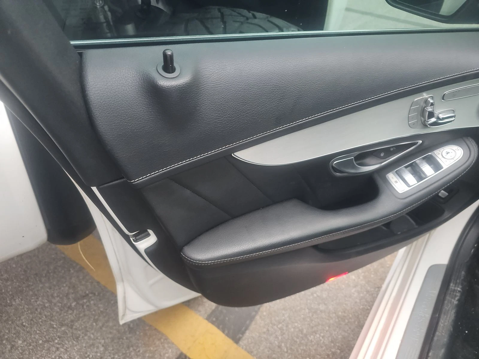 Mercedes-Benz C 400 AMG* PACK* 4MATIC* BURMESTER* МЪРТВА* ТОЧКА* КАМЕР, снимка 7 - Автомобили и джипове - 53798136