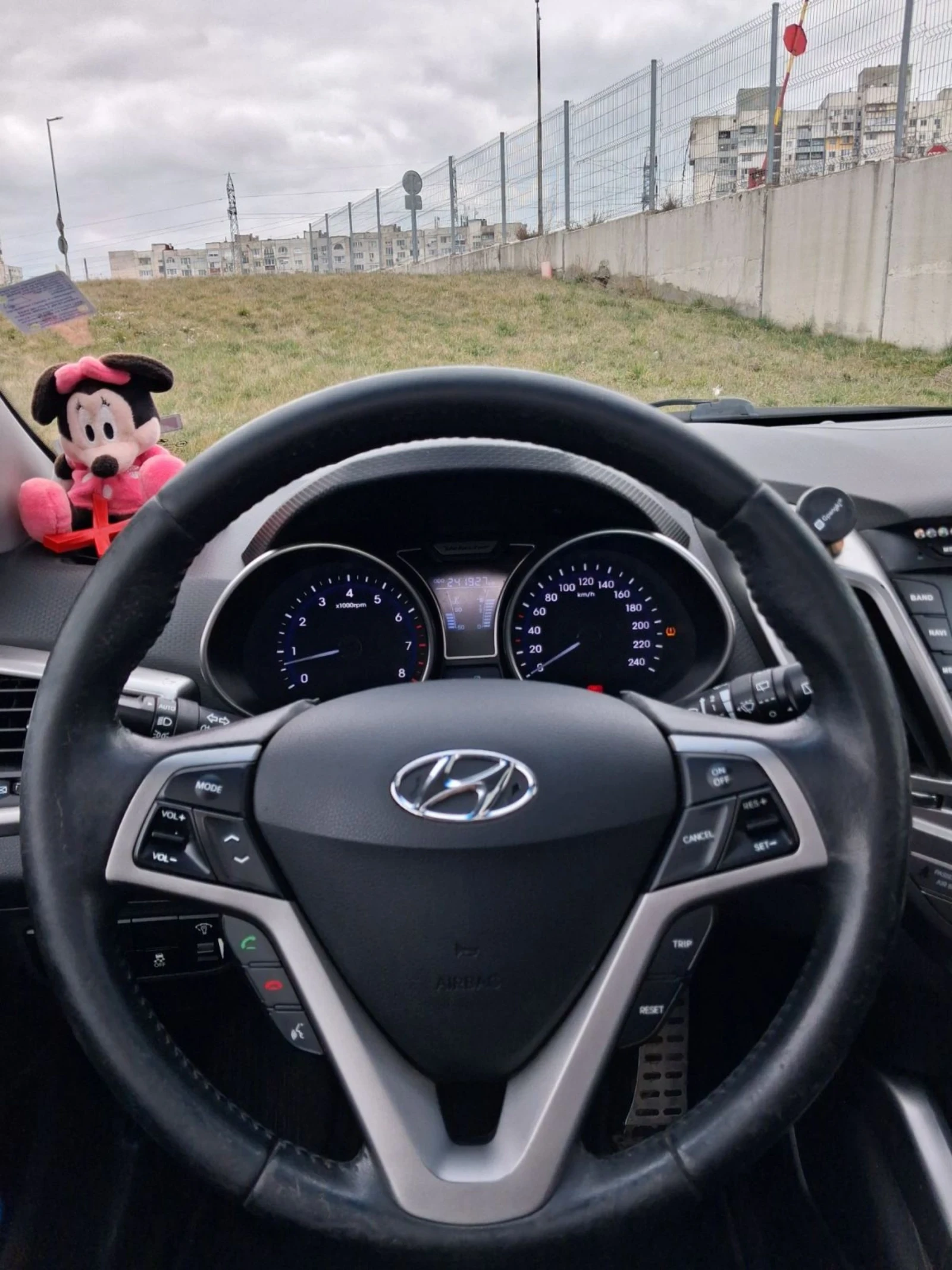 Hyundai Veloster , снимка 6 - Автомобили и джипове - 53914684