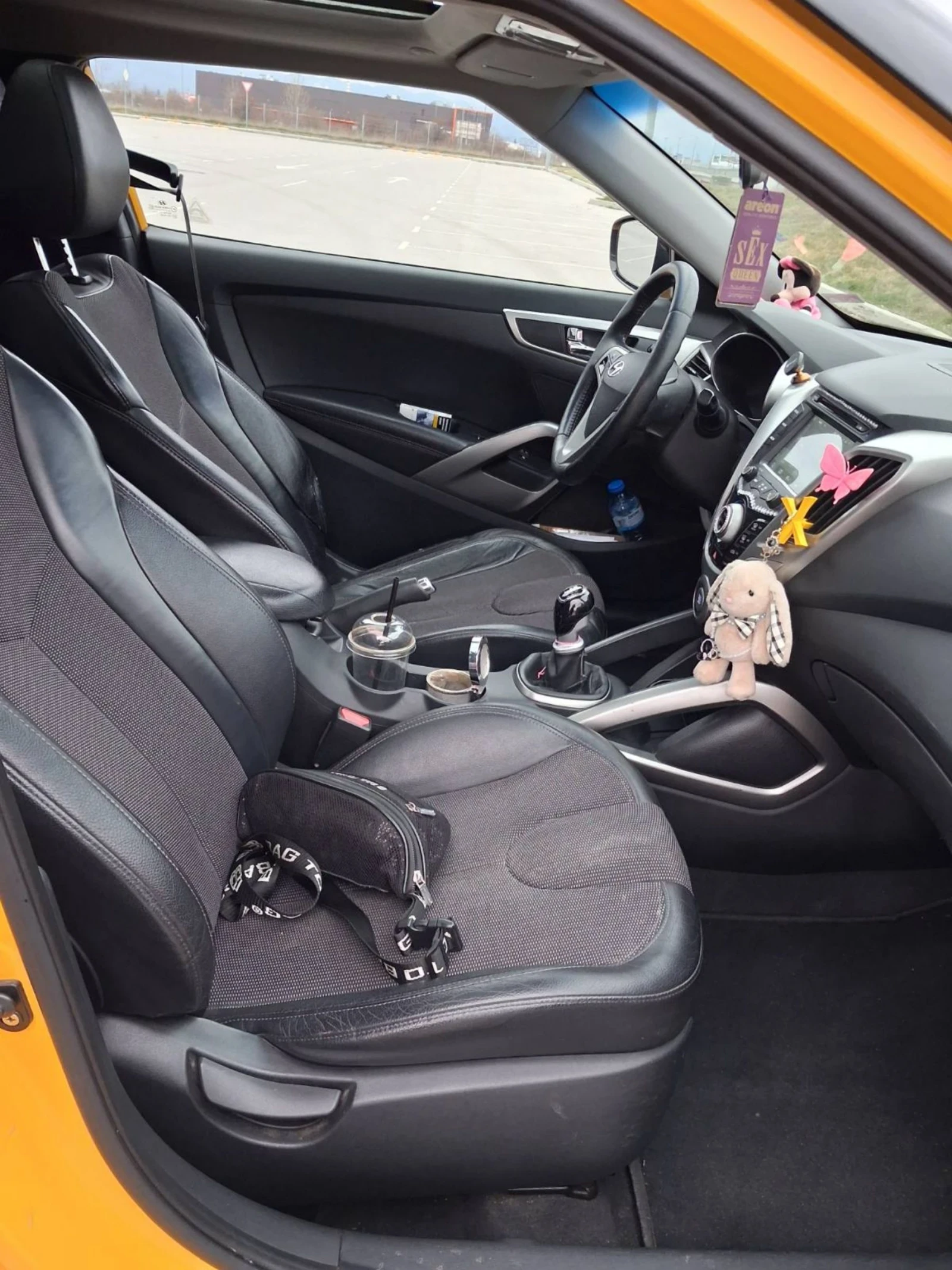 Hyundai Veloster , снимка 5 - Автомобили и джипове - 53914684