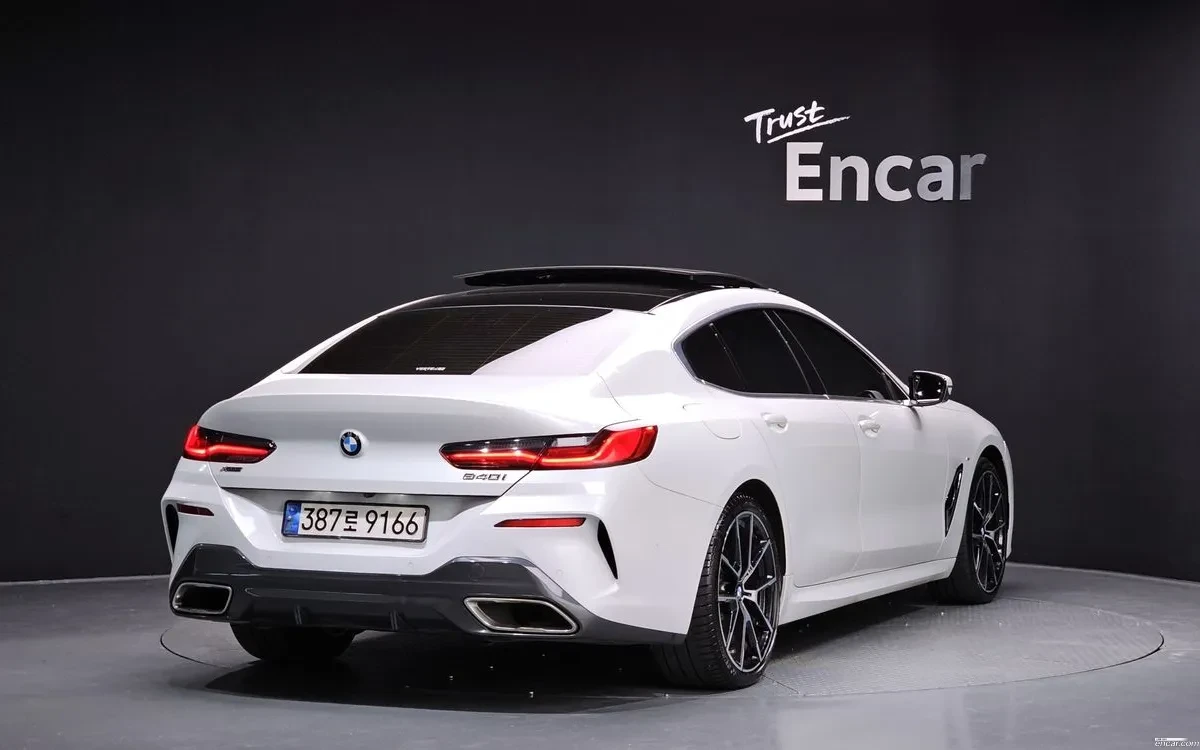 BMW 840 2021* DISTRONIK* M-BRAKES* B&W* HEAD-UP* КРАЙНА ЦЕ, снимка 3 - Автомобили и джипове - 54073153