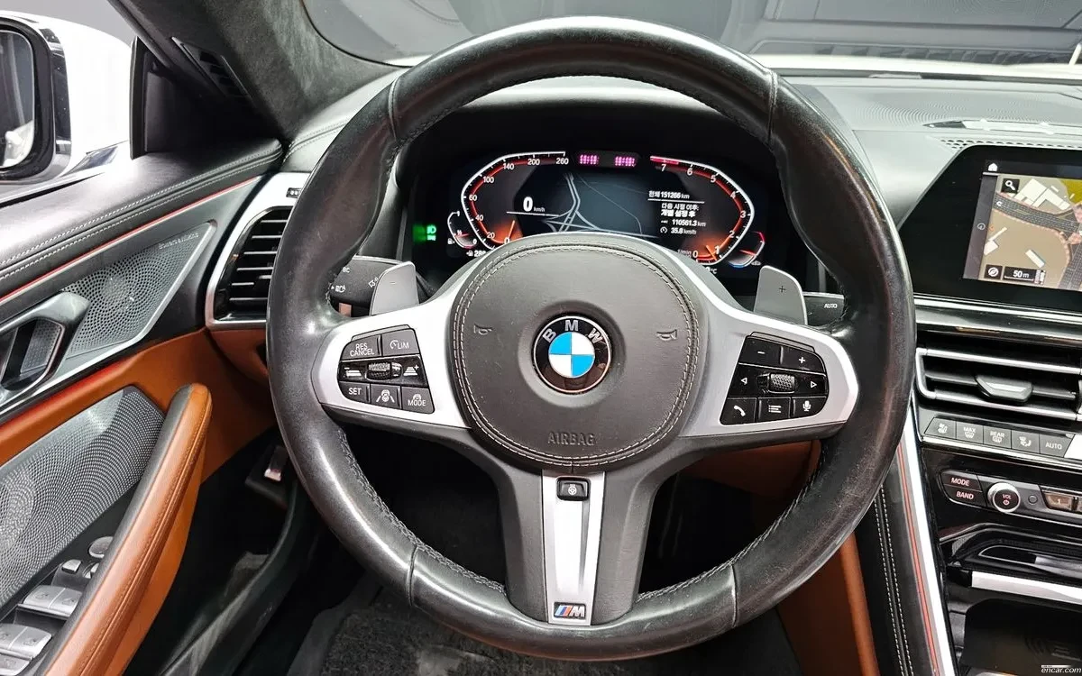 BMW 840 2021* DISTRONIK* M-BRAKES* B&W* HEAD-UP* КРАЙНА ЦЕ, снимка 6 - Автомобили и джипове - 54073153