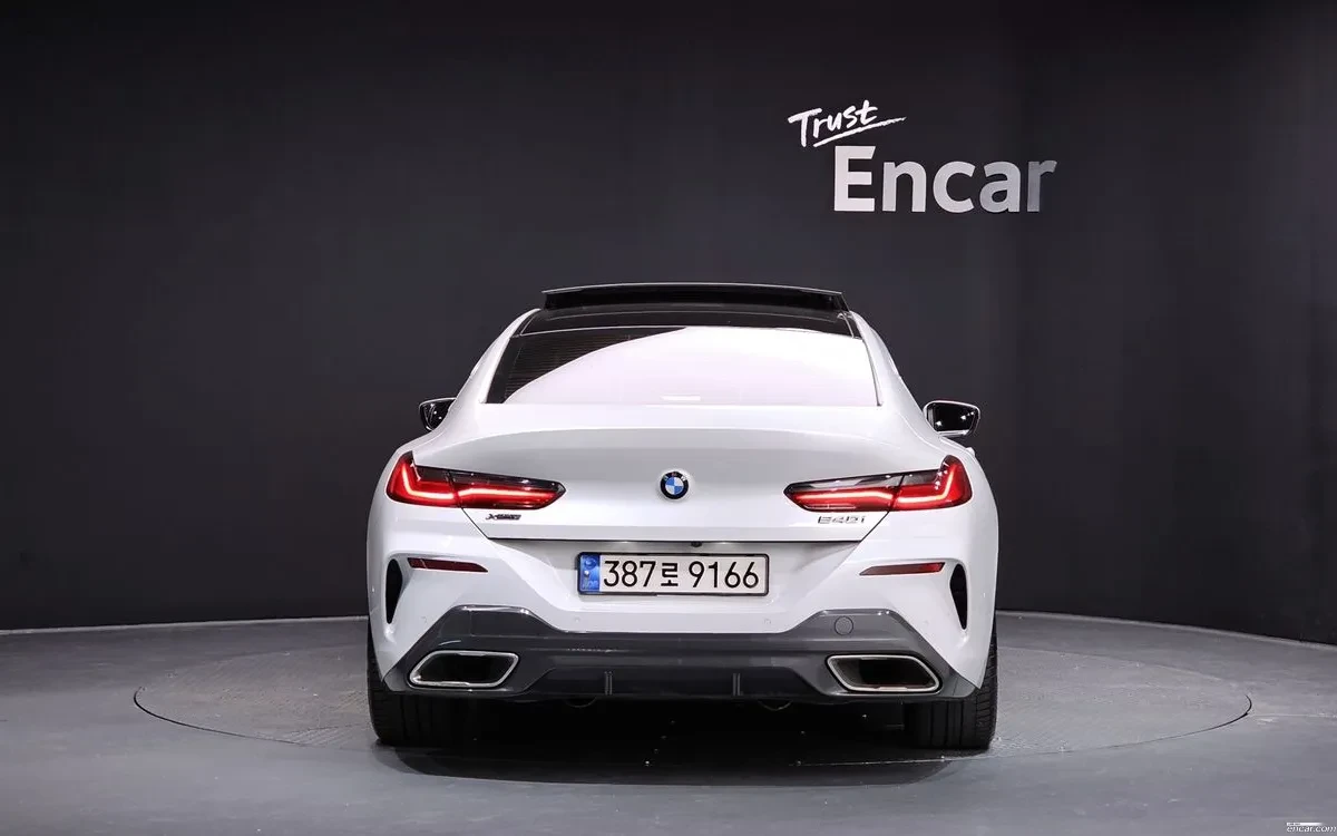 BMW 840 2021* DISTRONIK* M-BRAKES* B&W* HEAD-UP* КРАЙНА ЦЕ, снимка 4 - Автомобили и джипове - 54073153