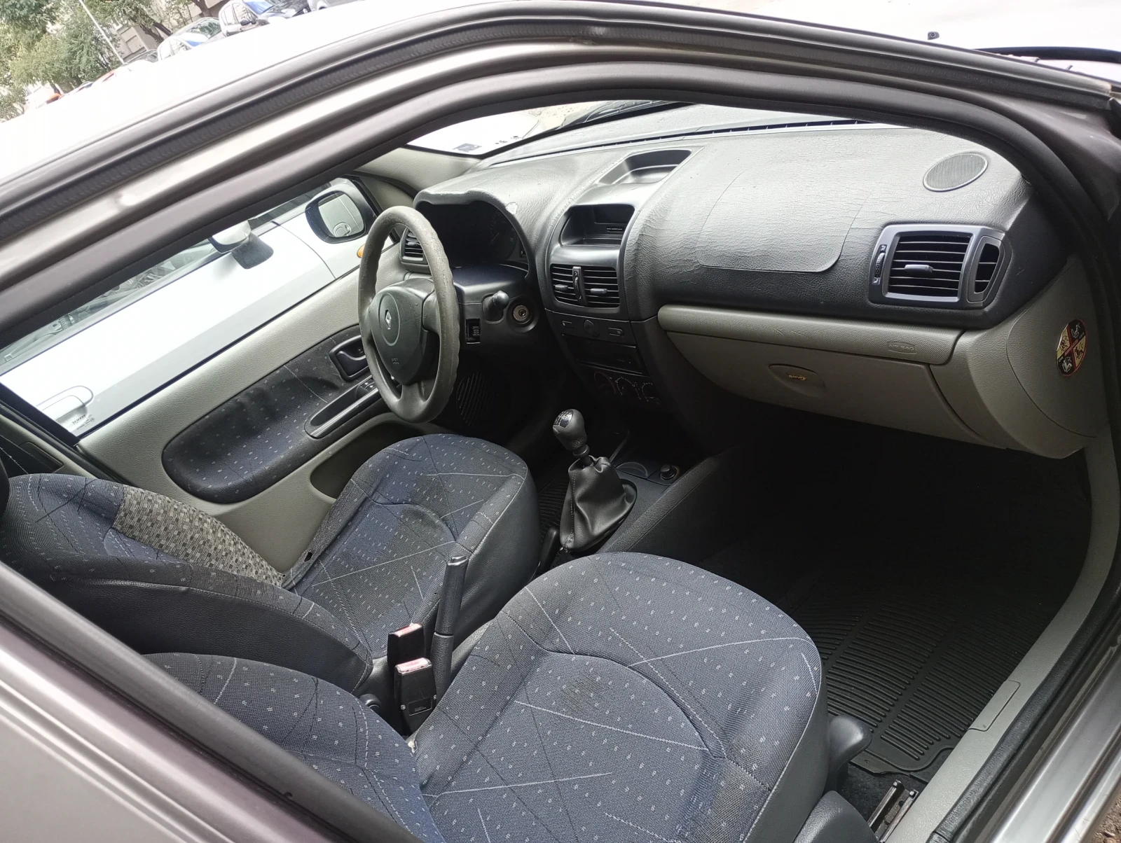 Renault Clio, снимка 7 - Автомобили и джипове - 54306854