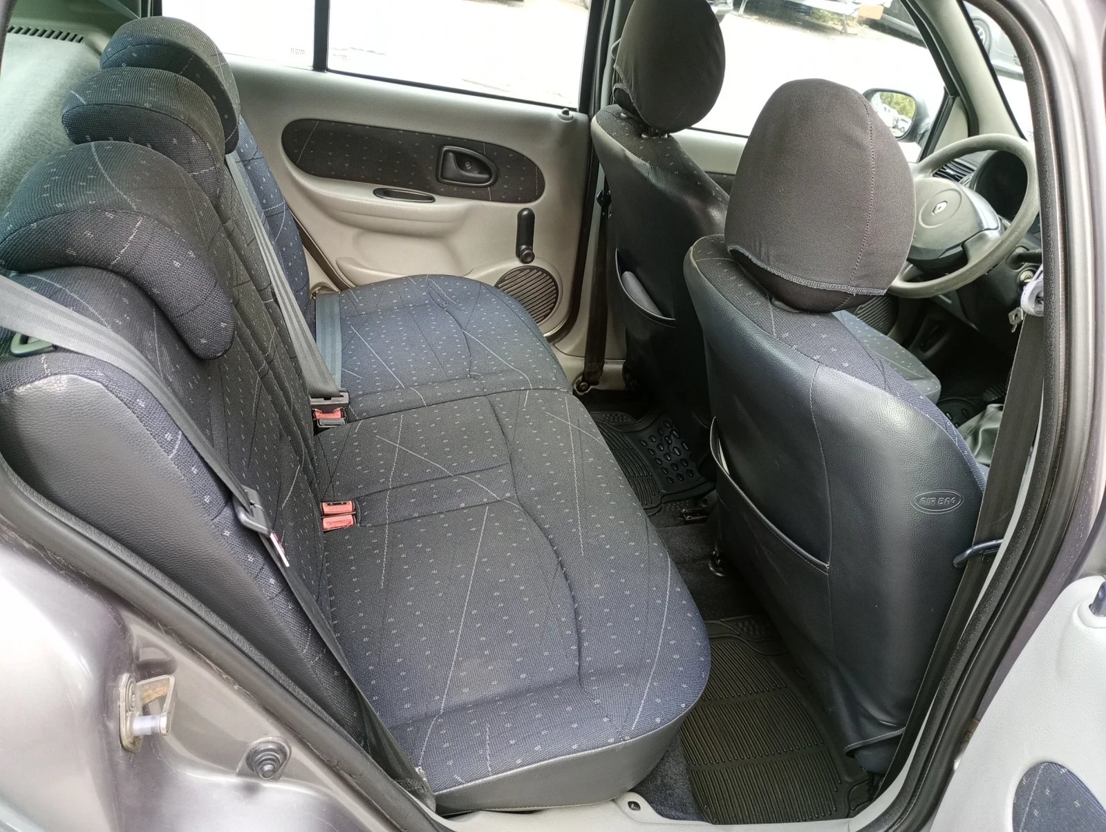 Renault Clio, снимка 8 - Автомобили и джипове - 54306854