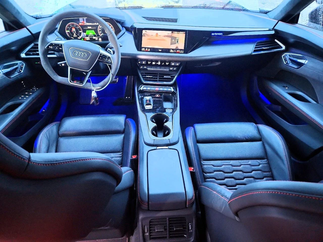 Audi E-Tron GT Rs, снимка 8 - Автомобили и джипове - 54347774