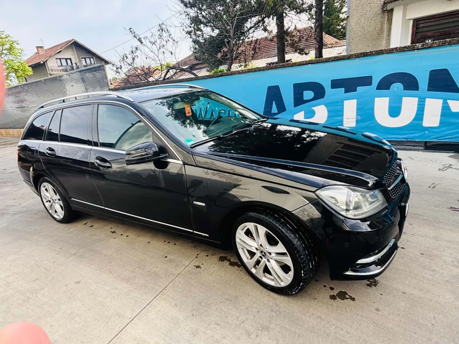 Mercedes-Benz C 220, снимка 3 - Автомобили и джипове - 54583289