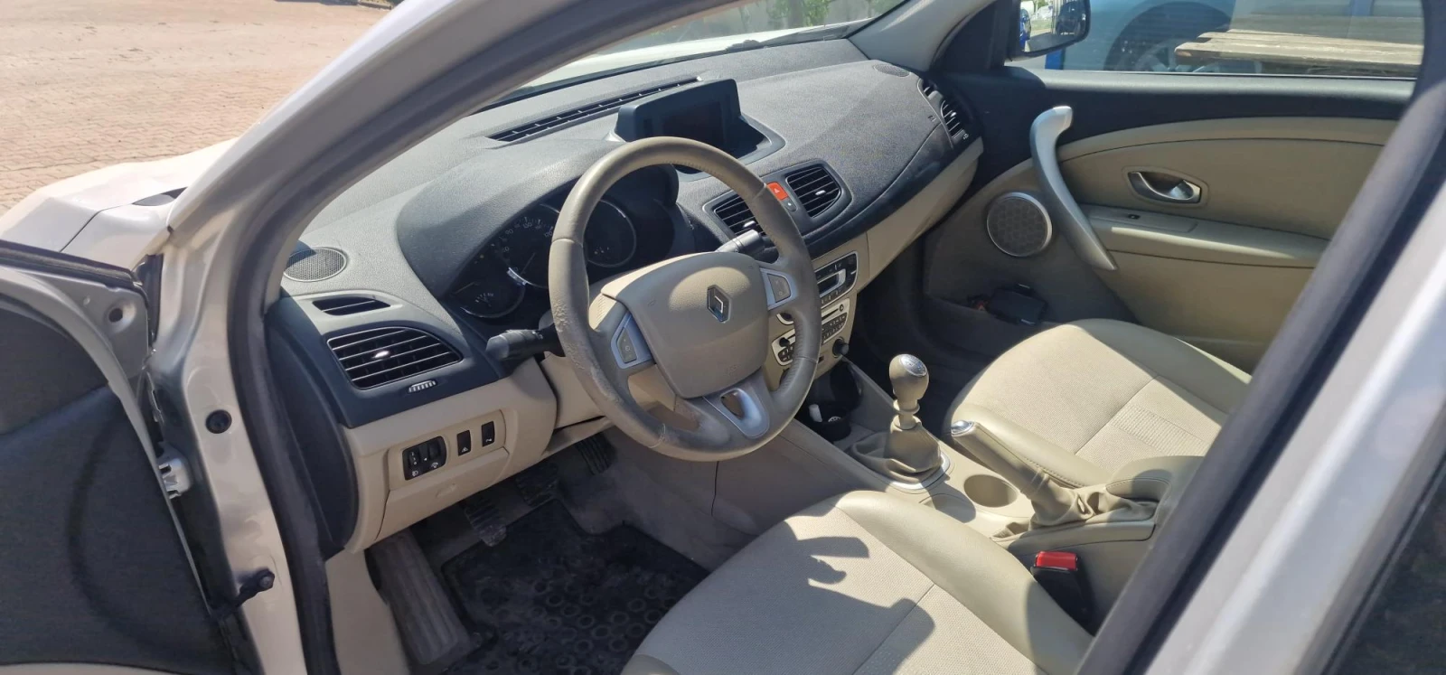 Renault Fluence, снимка 5 - Автомобили и джипове - 54702166