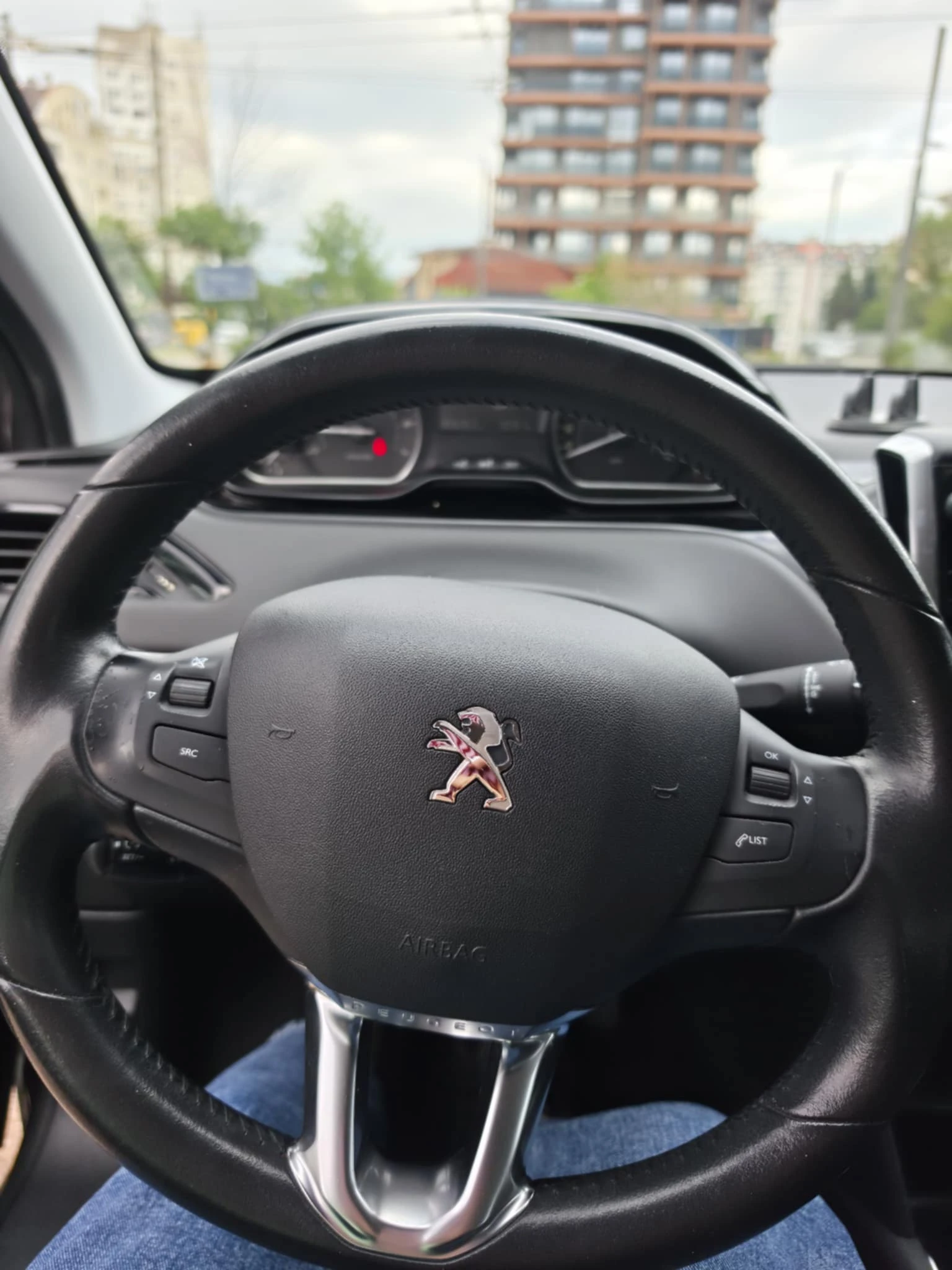 Peugeot 208 106000км., Бензин-ГАЗ, НАПЪЛНО ОБСЛУЖЕН, снимка 2 - Автомобили и джипове - 54893499