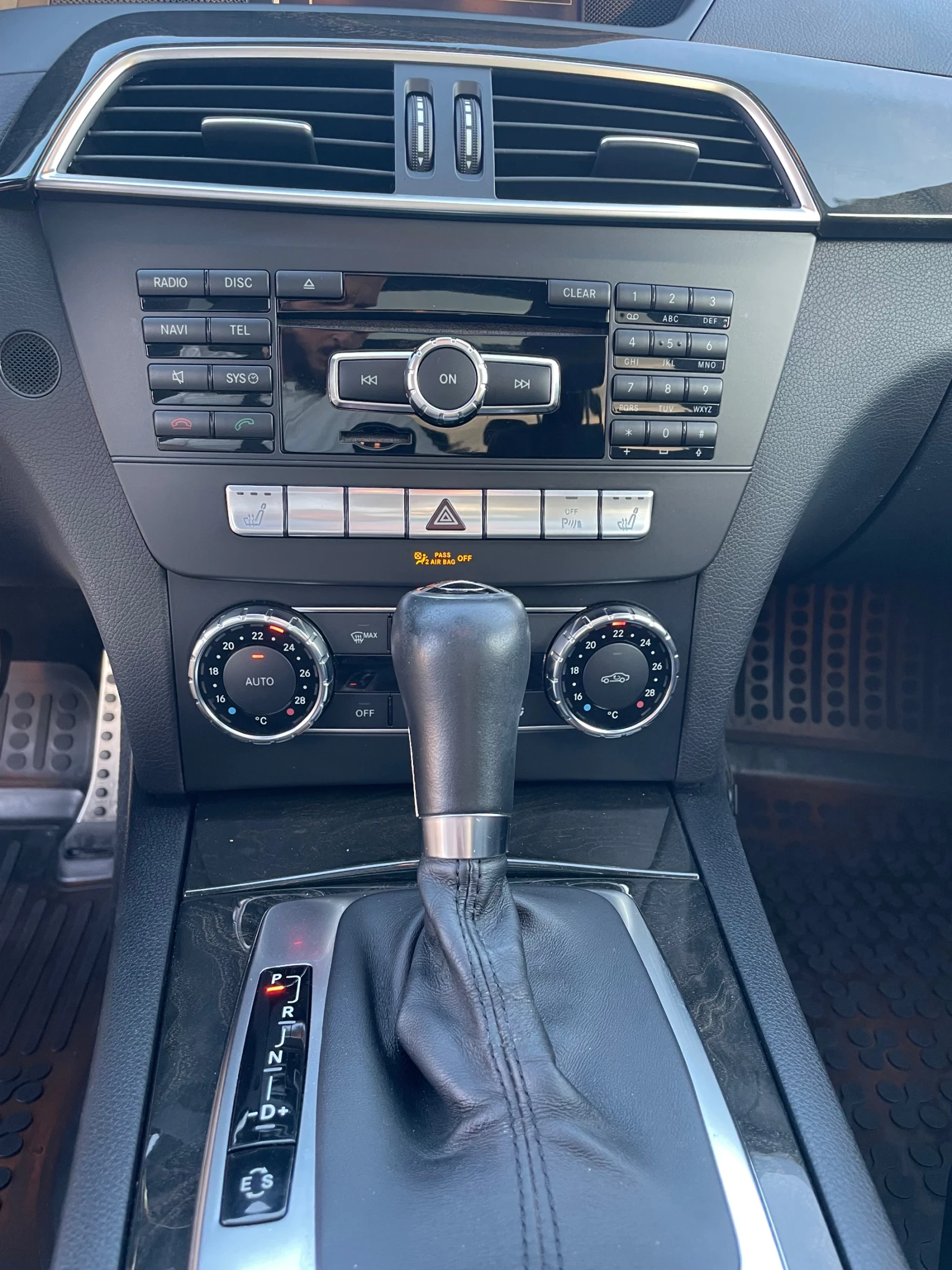 Mercedes-Benz C 350 AMG| Facelift| 4Matic| Pano| Camera, снимка 10 - Автомобили и джипове - 55120258