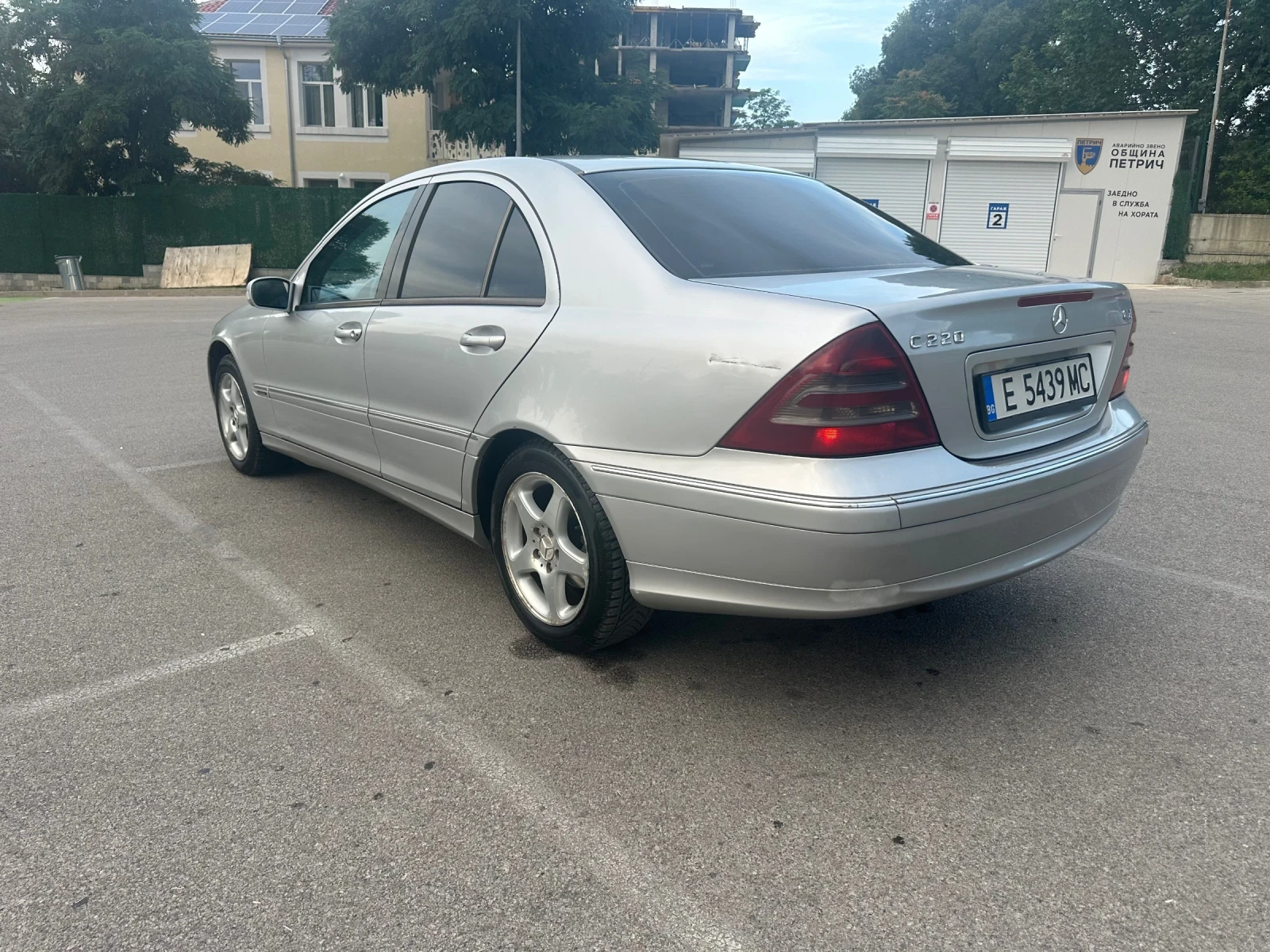 Mercedes-Benz C 220, снимка 2 - Автомобили и джипове - 55303819